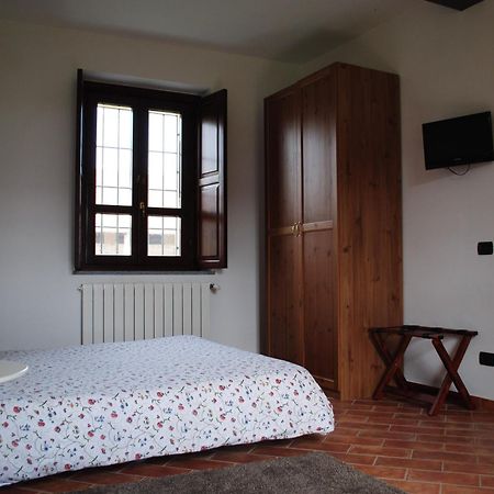Agriturismo Cascina Mora Павия Стая снимка